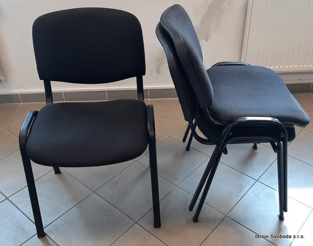 Židle stohovatelná černá  (Zidle stohovatelna cerna 3 kusy.jpg)